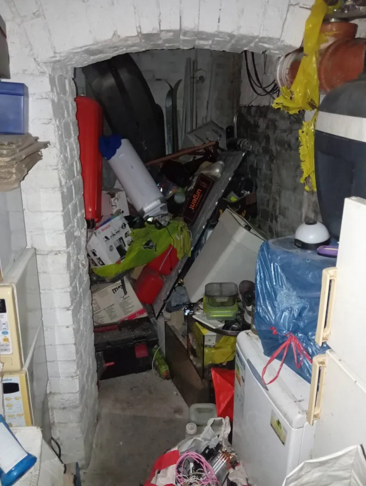 Opróżnienie zagraconej 35m2 piwnicy